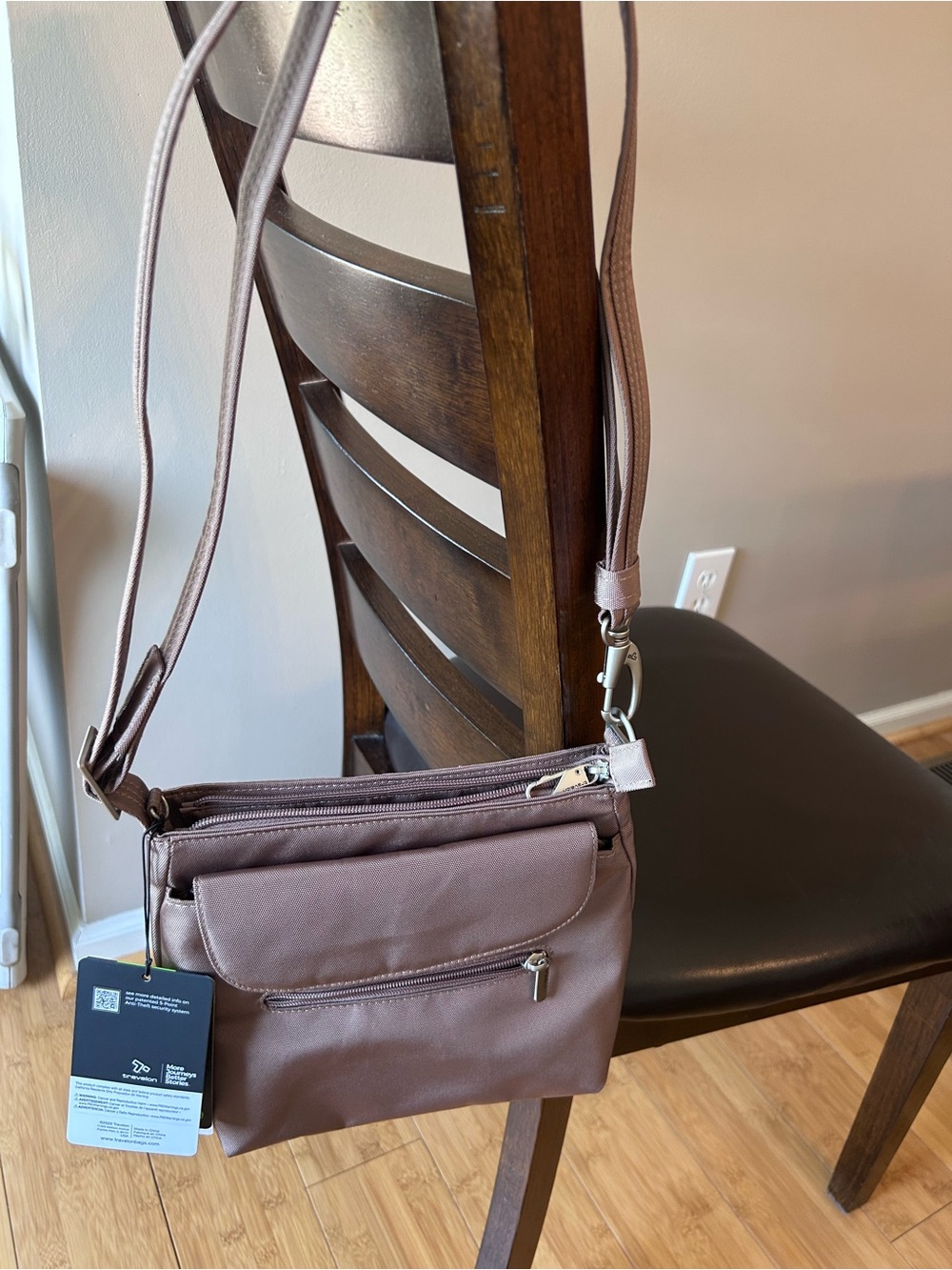 Travelon NWT Anti-theft Crossbody Bag - Picture 9 of 10
